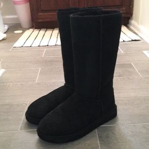 Women’s tall black UGG boots size 9 gently used